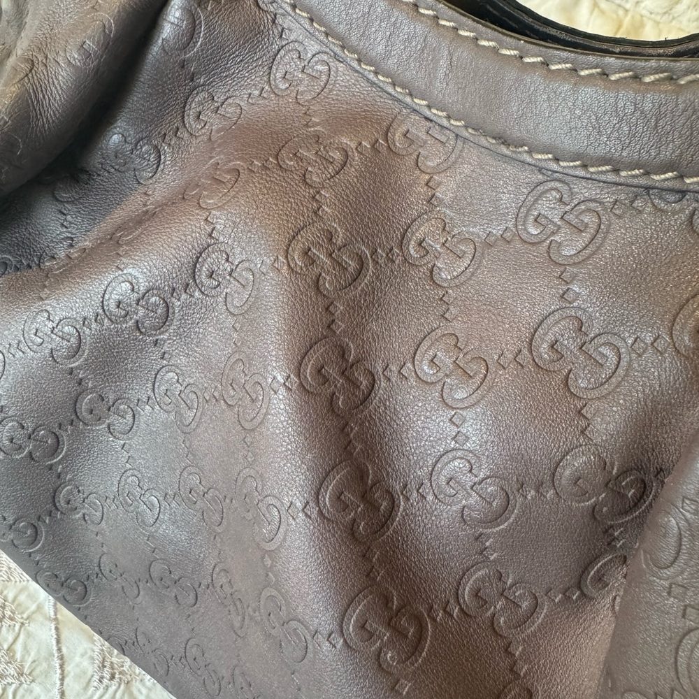 Gucci Sukey Medium Signature GG - Picture 9 of 10